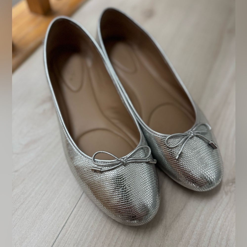 Ralph Lauren Silver Flats with Bow and Rounded Toe